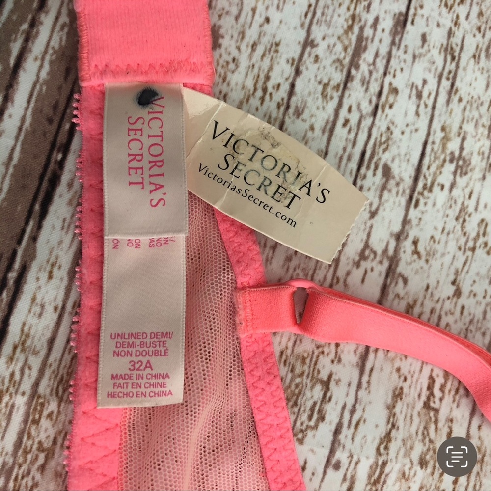 New Victoria’s Secret Lace Bra Size 32A - Unlined Demi - Picture 6 of 6
